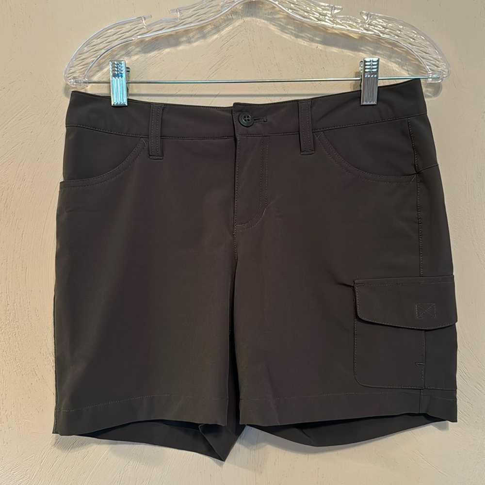 Eddie Bauer venture cargo shorts